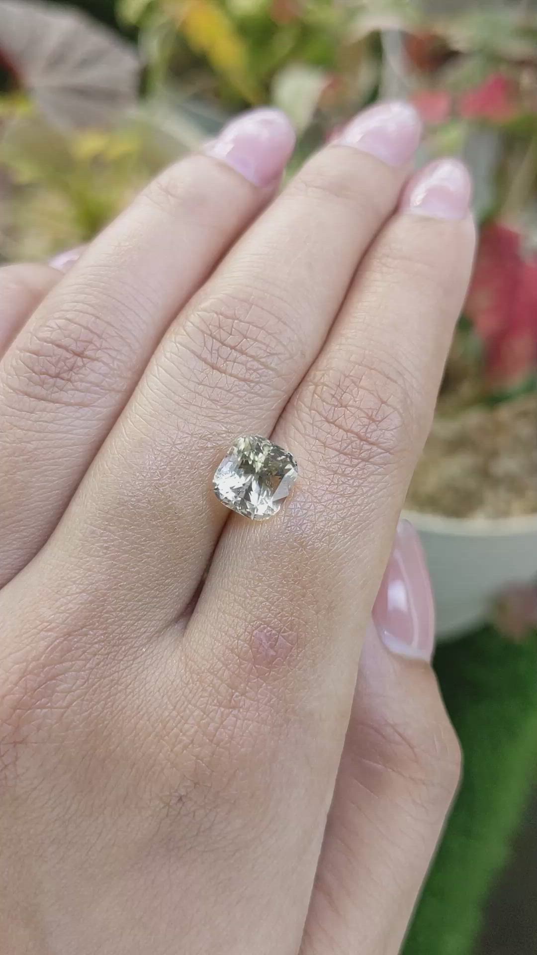 4.03 Ct. Yellow Sapphire from Ceylon (Sri Lanka) Size Video