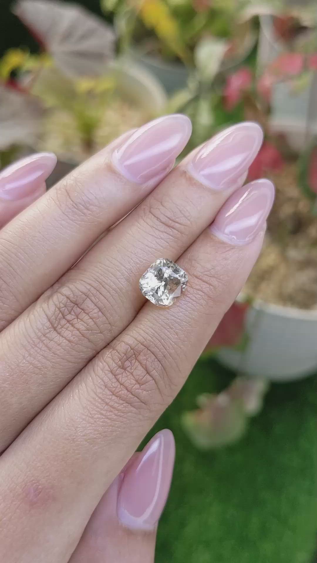4.03 Ct. Yellow Sapphire from Ceylon (Sri Lanka) Size Video