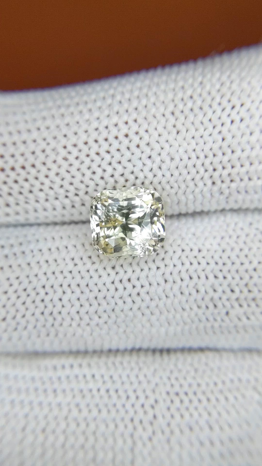 4.03 Ct. Yellow Sapphire from Ceylon (Sri Lanka) Size Video