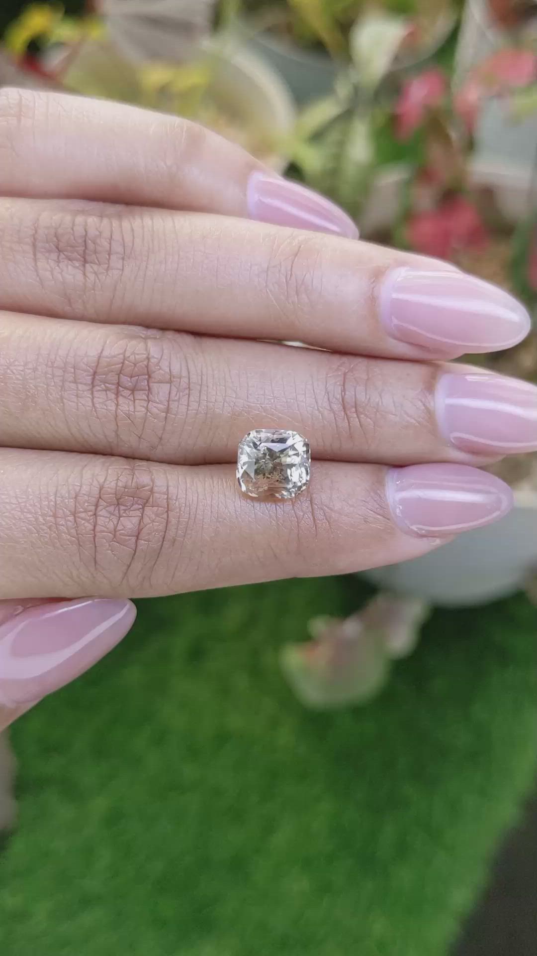 4.03 Ct. Yellow Sapphire from Ceylon (Sri Lanka) Size Video