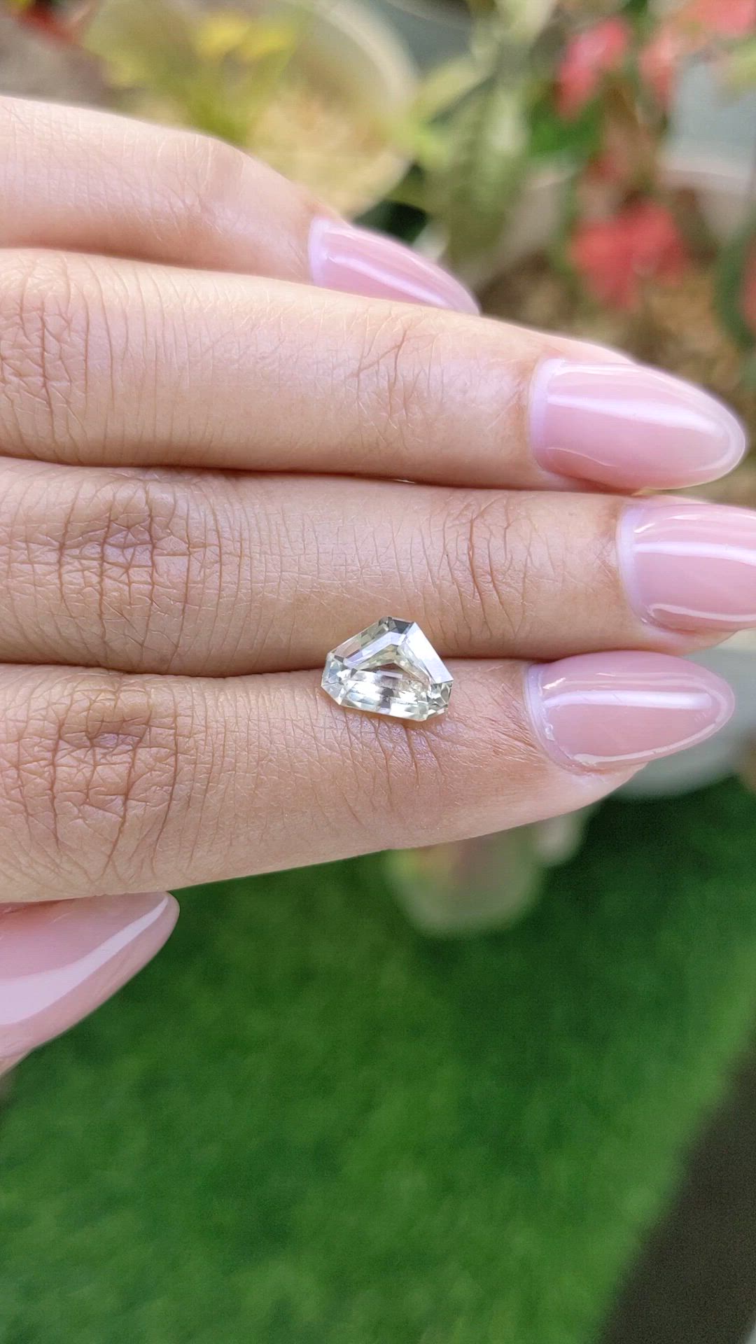 2.51 Ct. Yellow Sapphire from Ceylon (Sri Lanka) Size Video