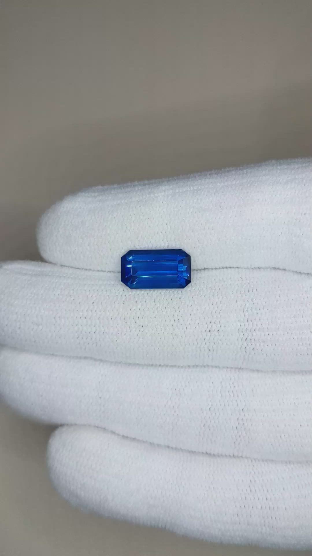4.57 Ct. Blue Sapphire from Ceylon (Sri Lanka) Size Video