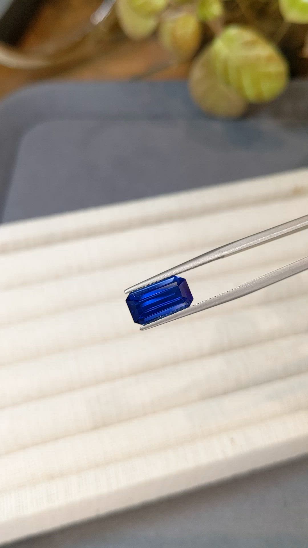 4.57 Ct. Blue Sapphire from Ceylon (Sri Lanka) Size Video