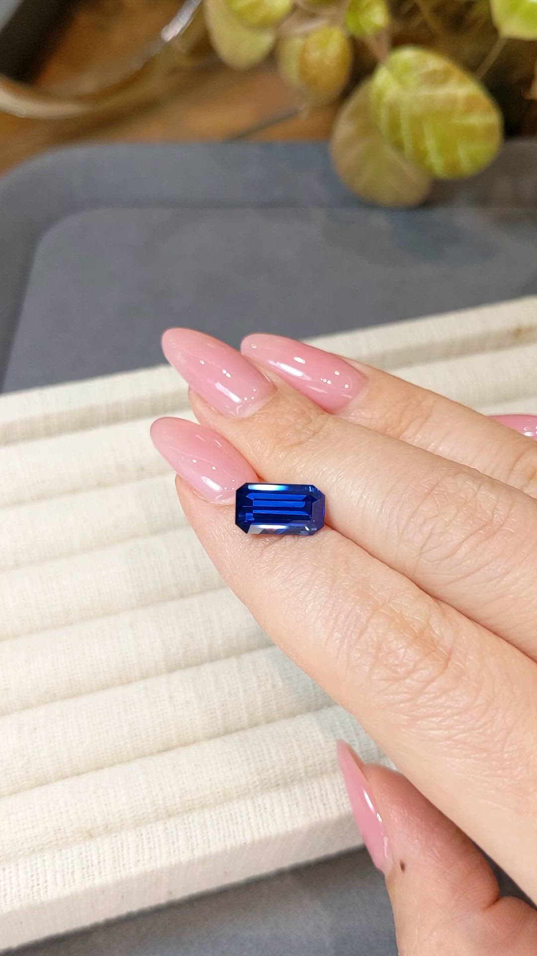 4.57 Ct. Blue Sapphire from Ceylon (Sri Lanka) Size Video