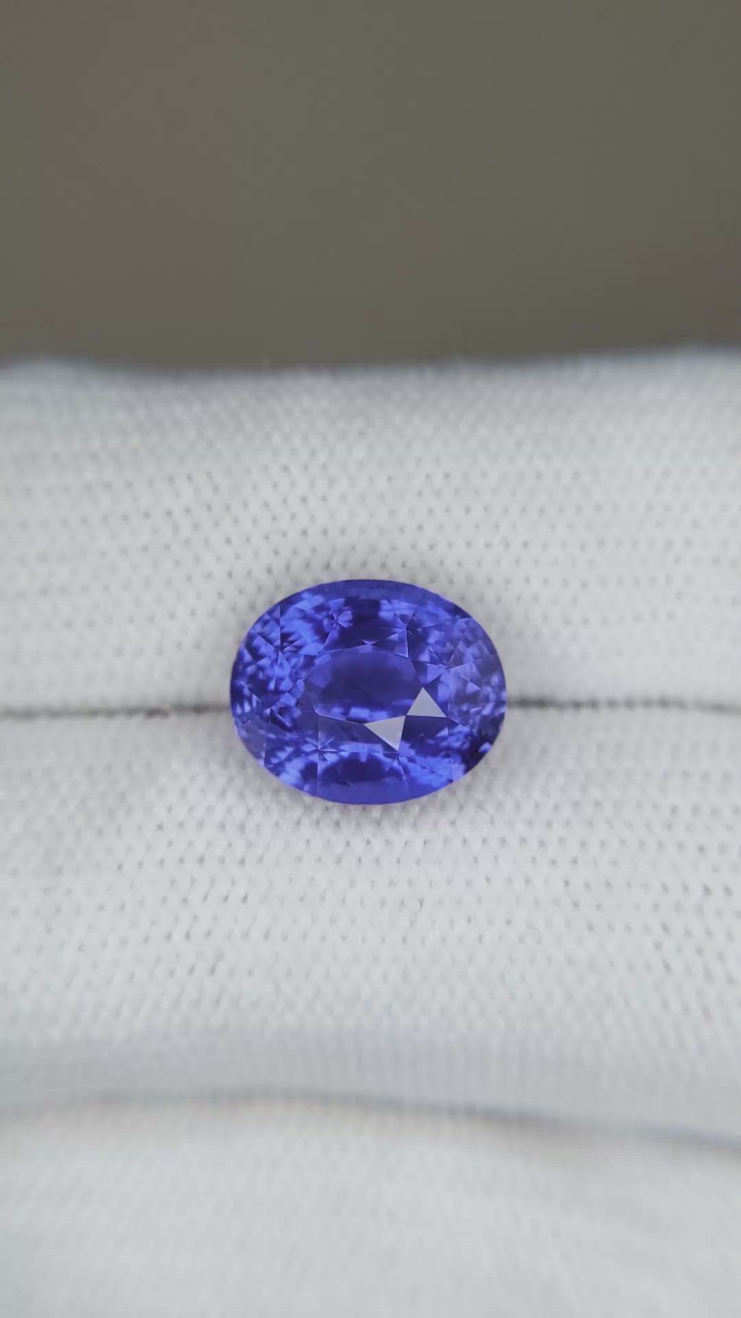 6.28 Ct. Blue Sapphire from Ceylon (Sri Lanka) Size Video