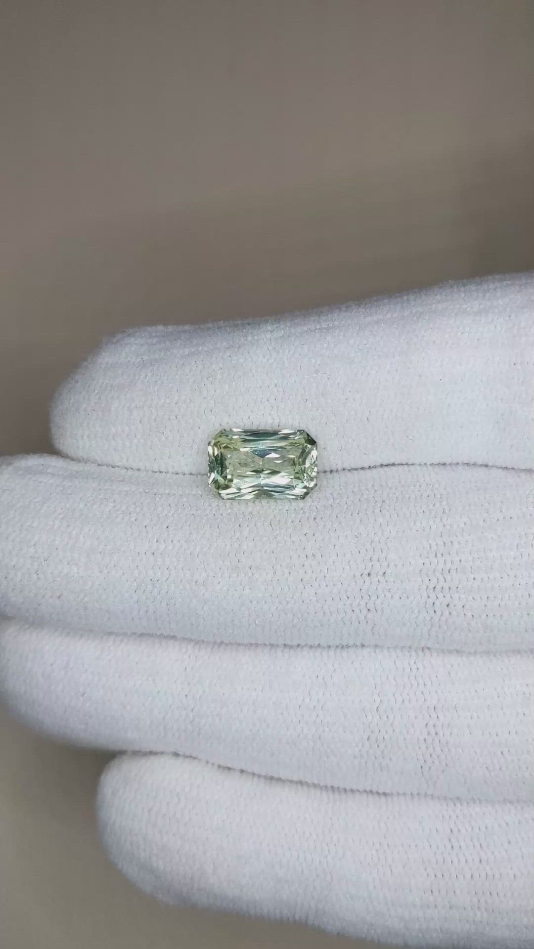 4.03 Ct. Yellowish Green Sapphire from Ceylon (Sri Lanka) Size Video