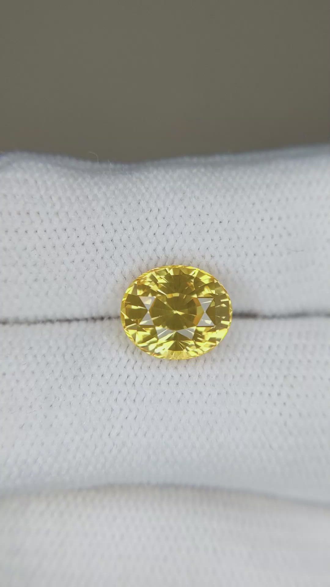4.03 Ct. Yellow Sapphire from Ceylon (Sri Lanka) Size Video