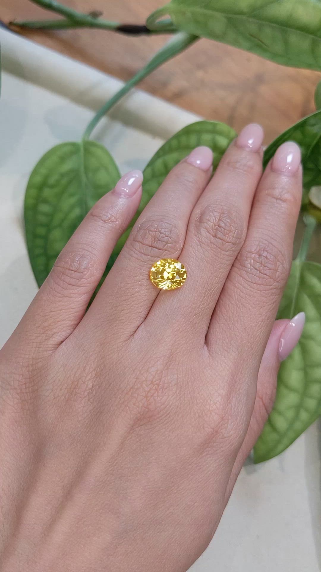4.03 Ct. Yellow Sapphire from Ceylon (Sri Lanka) Size Video
