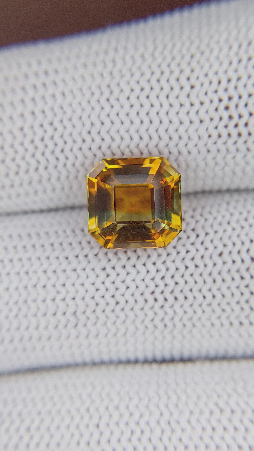 5.03 Ct. Bi Color / Parti Sapphire from Madagascar Size Video