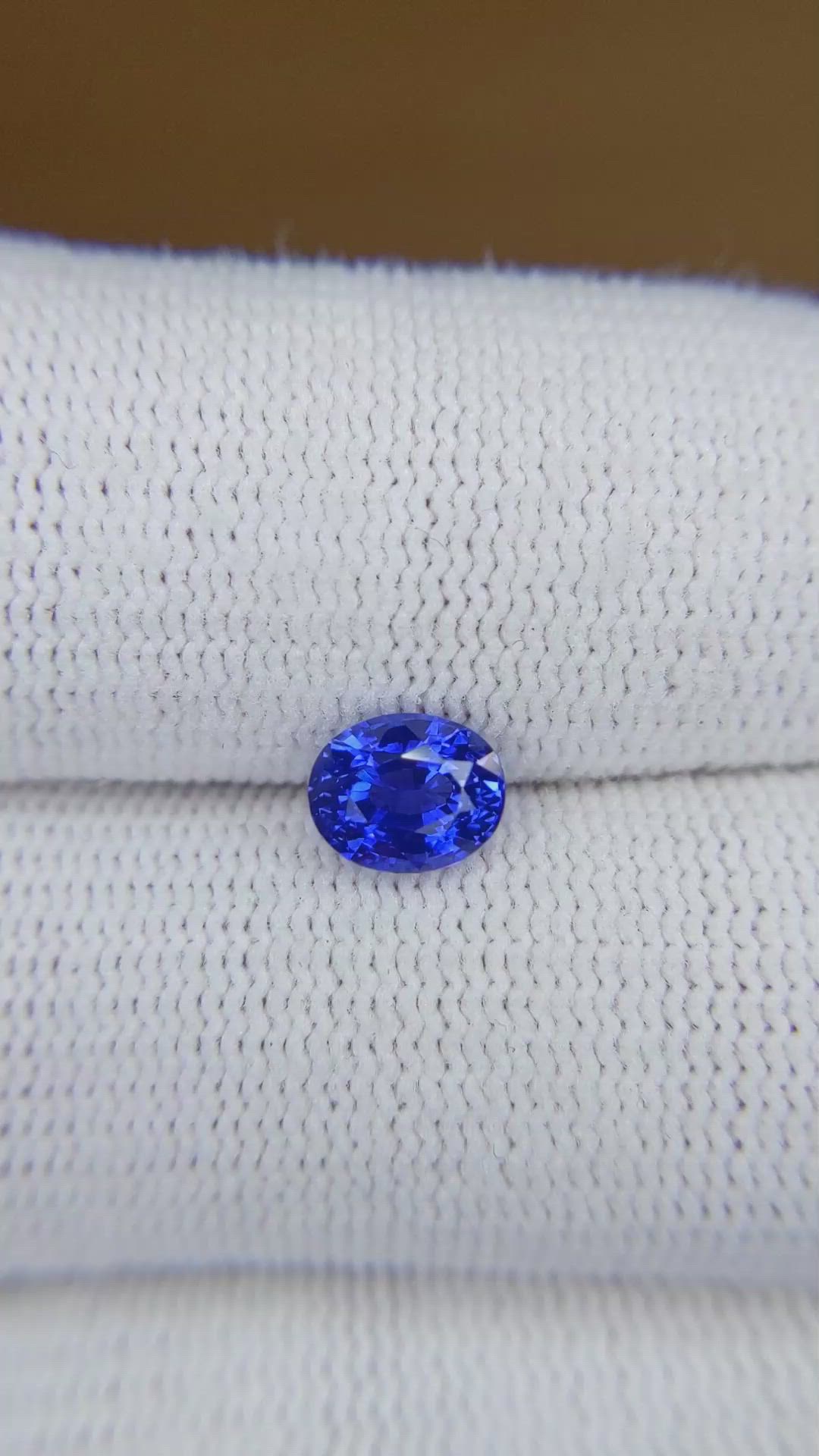 1.21 Ct. Blue Sapphire from Ceylon (Sri Lanka) Size Video