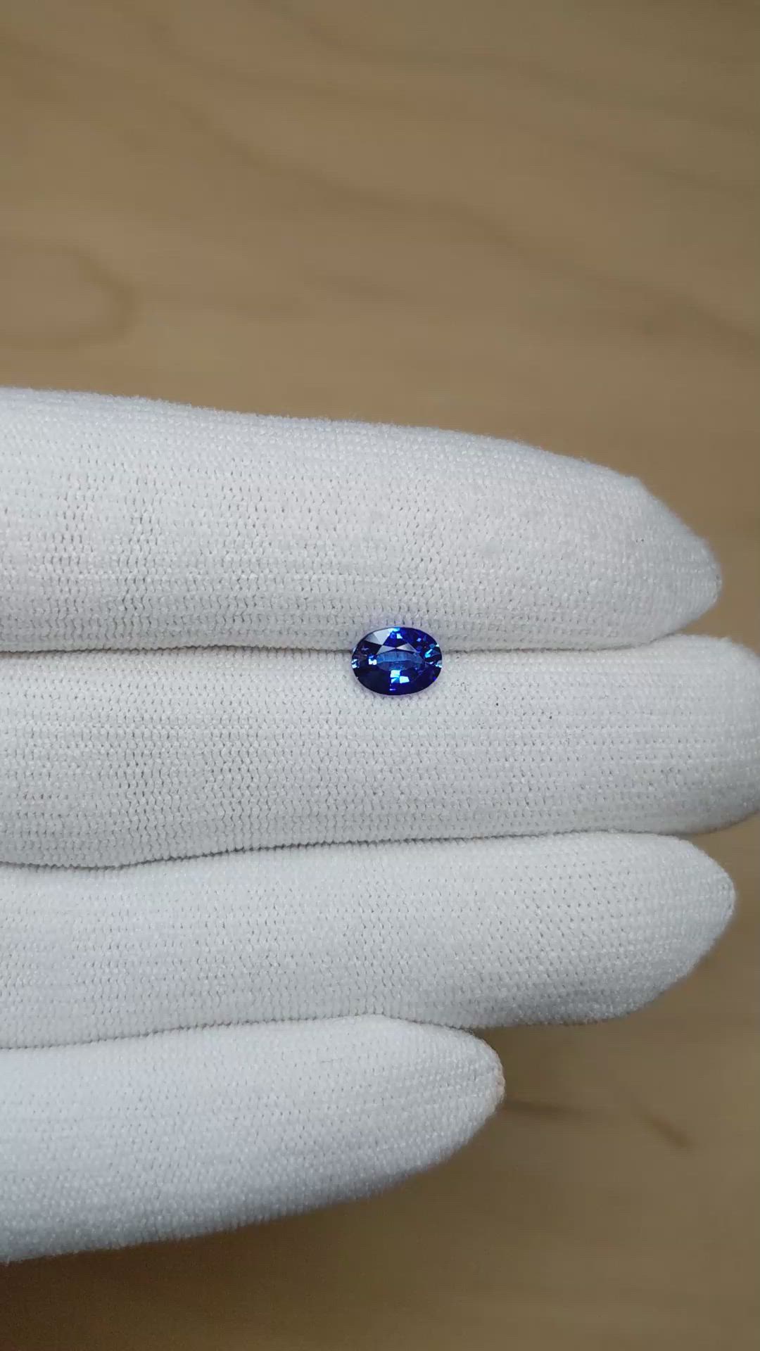 1.03 Ct. Blue Sapphire from Ceylon (Sri Lanka) Size Video