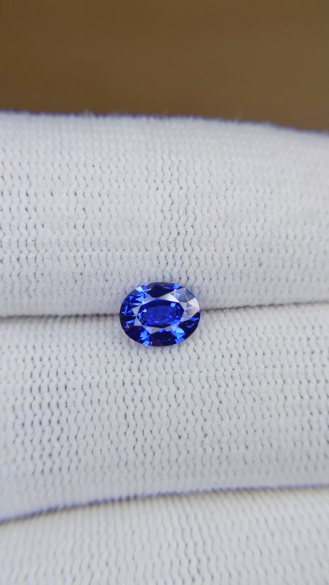 1.13 Ct. Blue Sapphire from Ceylon (Sri Lanka) Size Video