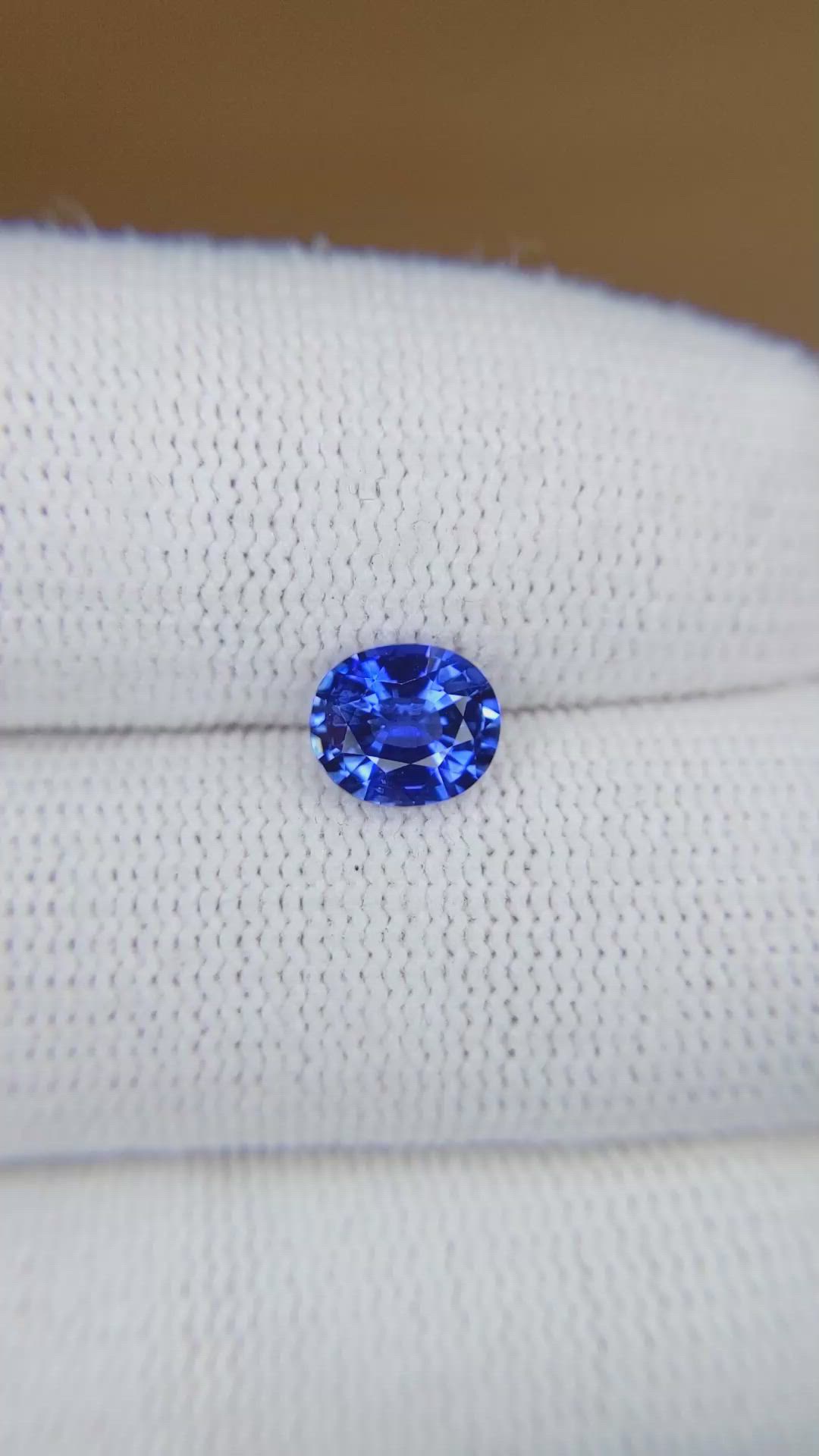 1.26 Ct. Blue Sapphire from Ceylon (Sri Lanka) Size Video