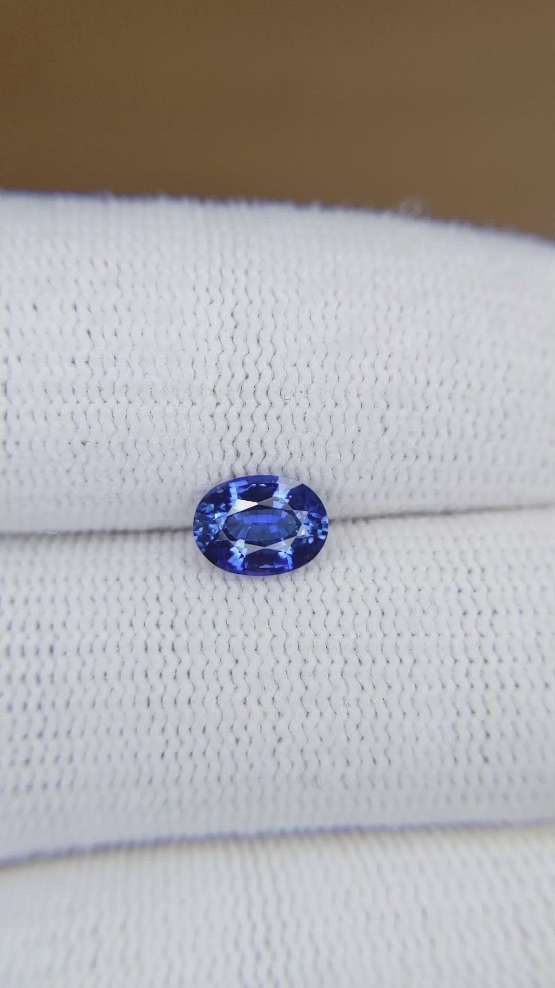 1.18 Ct. Blue Sapphire from Ceylon (Sri Lanka) Size Video