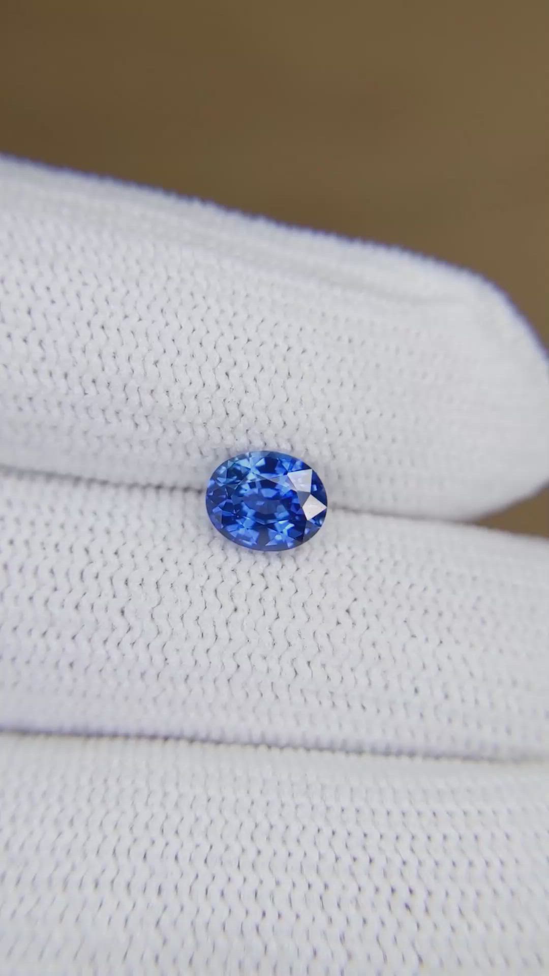 1.01 Ct. Blue Sapphire from Ceylon (Sri Lanka) Size Video