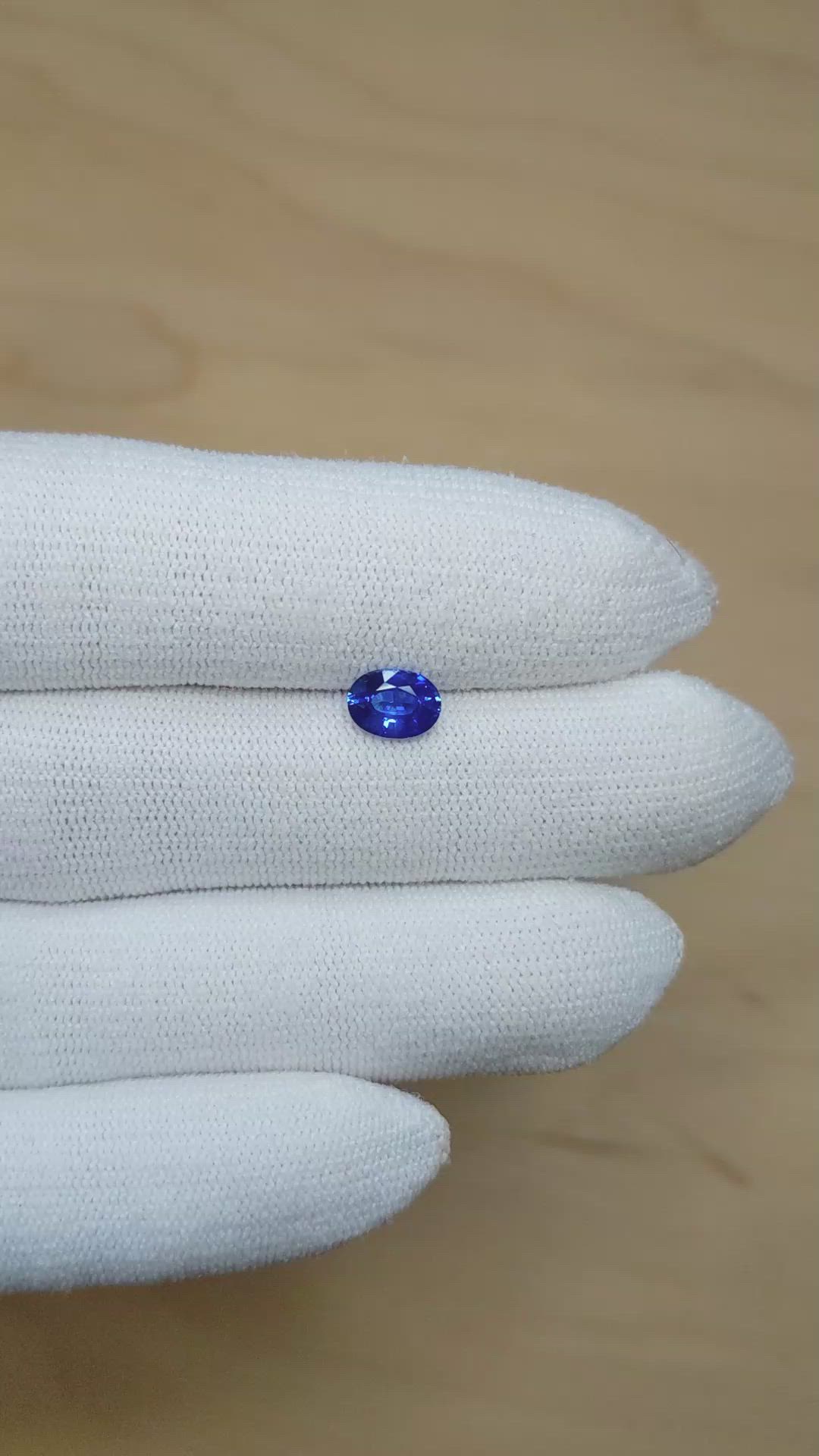 1.18 Ct. Blue Sapphire from Ceylon (Sri Lanka) Size Video