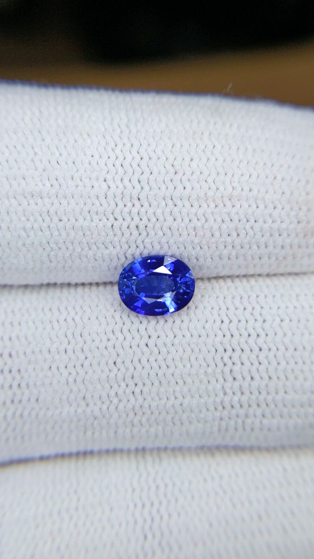 1.16 Ct. Blue Sapphire from Ceylon (Sri Lanka) Size Video