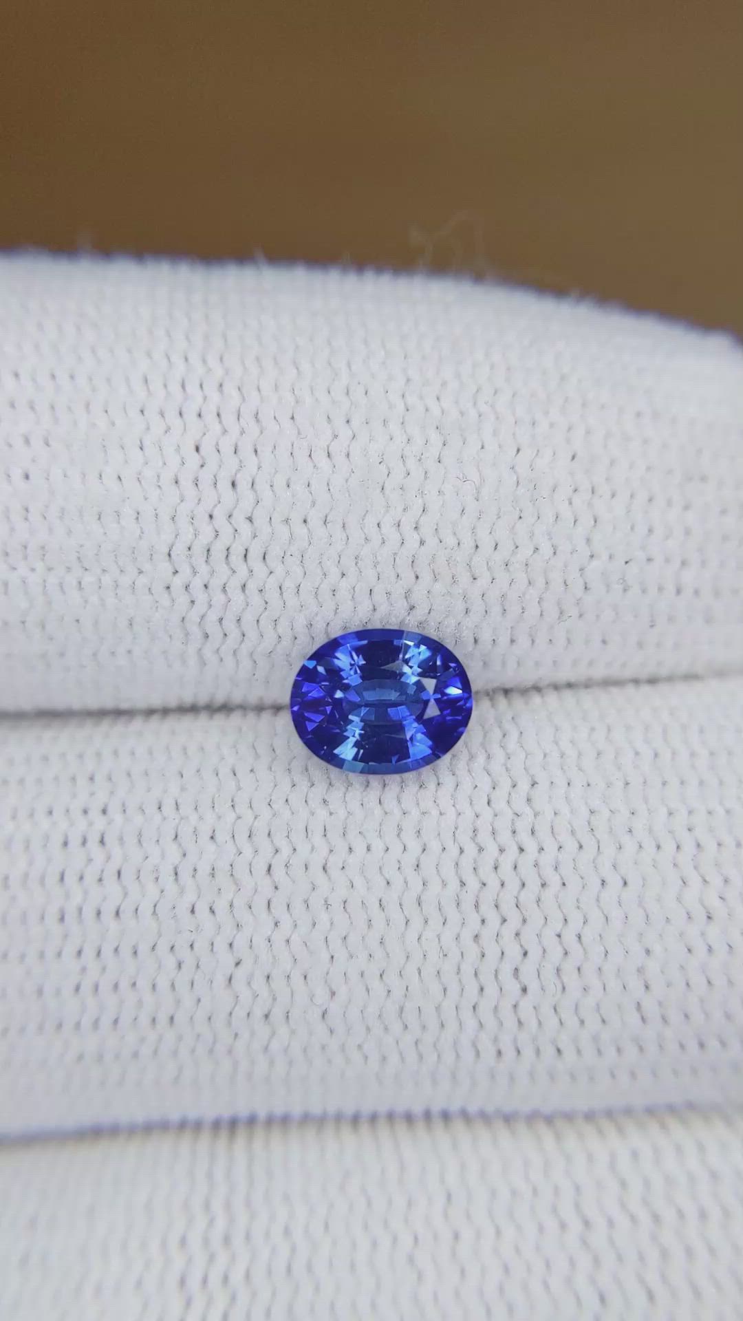 1.27 Ct. Blue Sapphire from Ceylon (Sri Lanka) Size Video