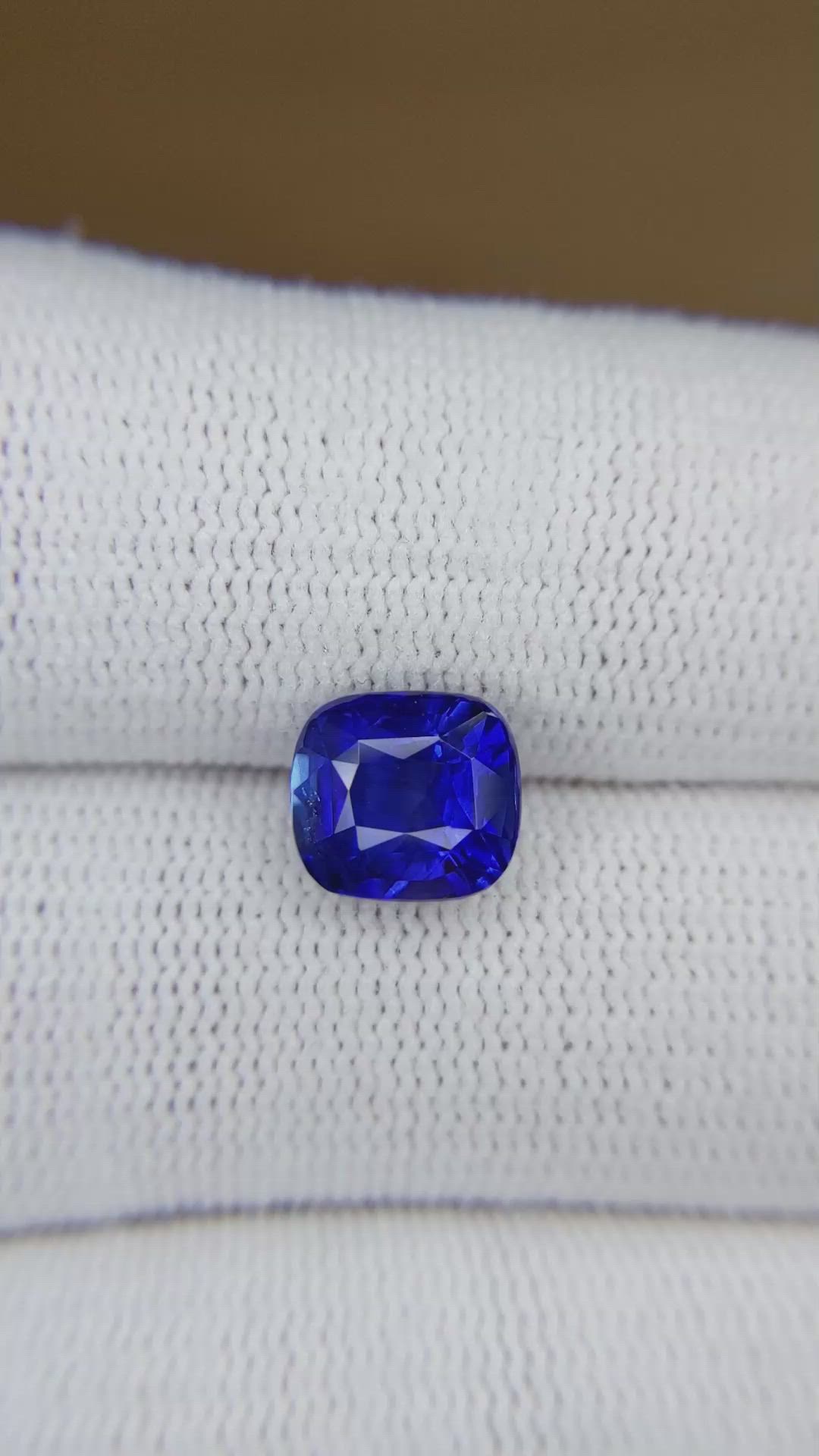 3.14 Ct. Blue Sapphire from Ceylon (Sri Lanka) Size Video