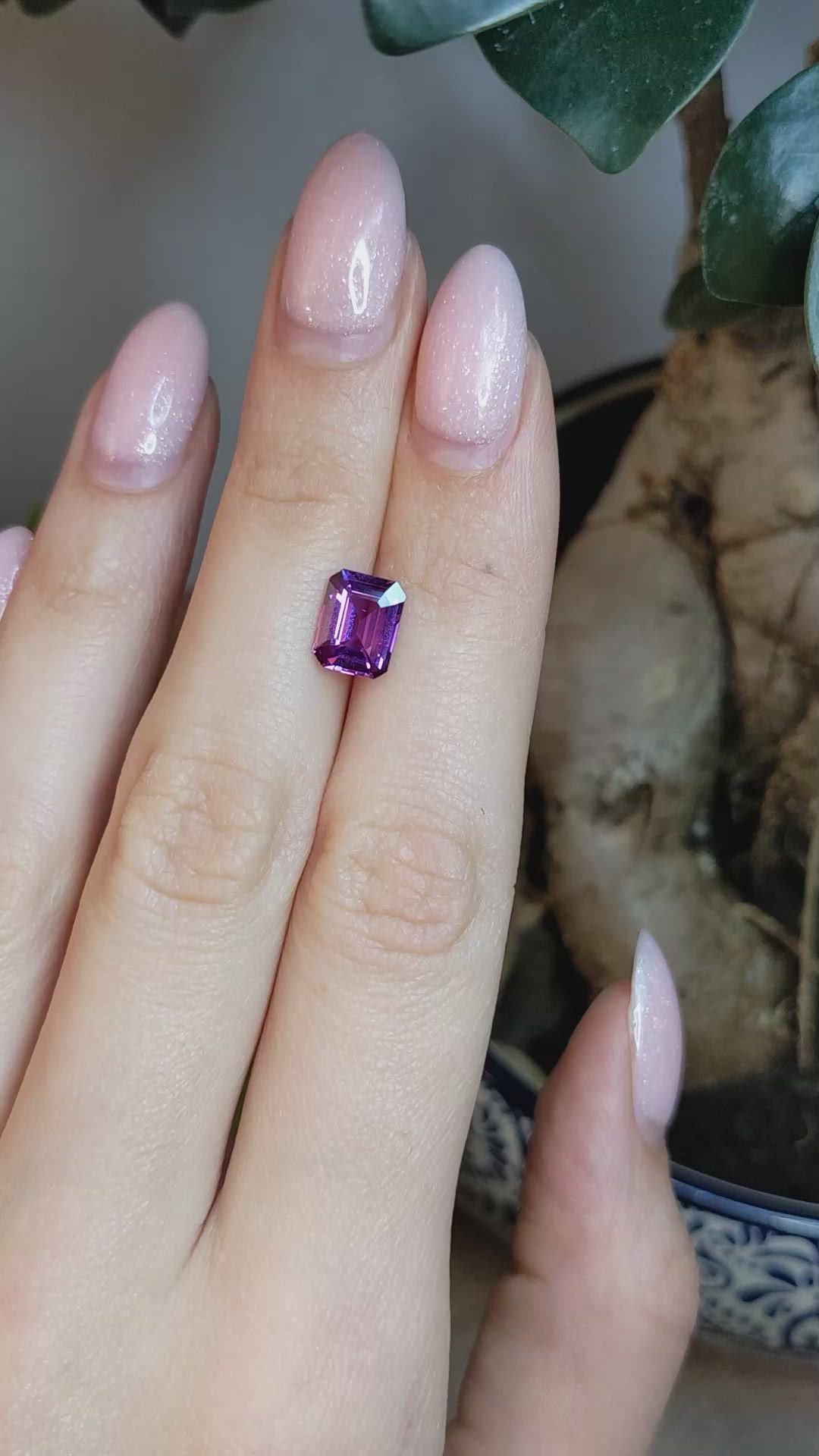 2.47 Ct. Pinkish Purple Sapphire from Ceylon (Sri Lanka) Size Video