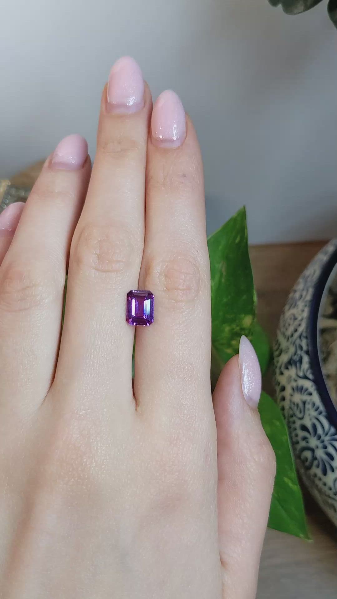 2.47 Ct. Pinkish Purple Sapphire from Ceylon (Sri Lanka) Size Video