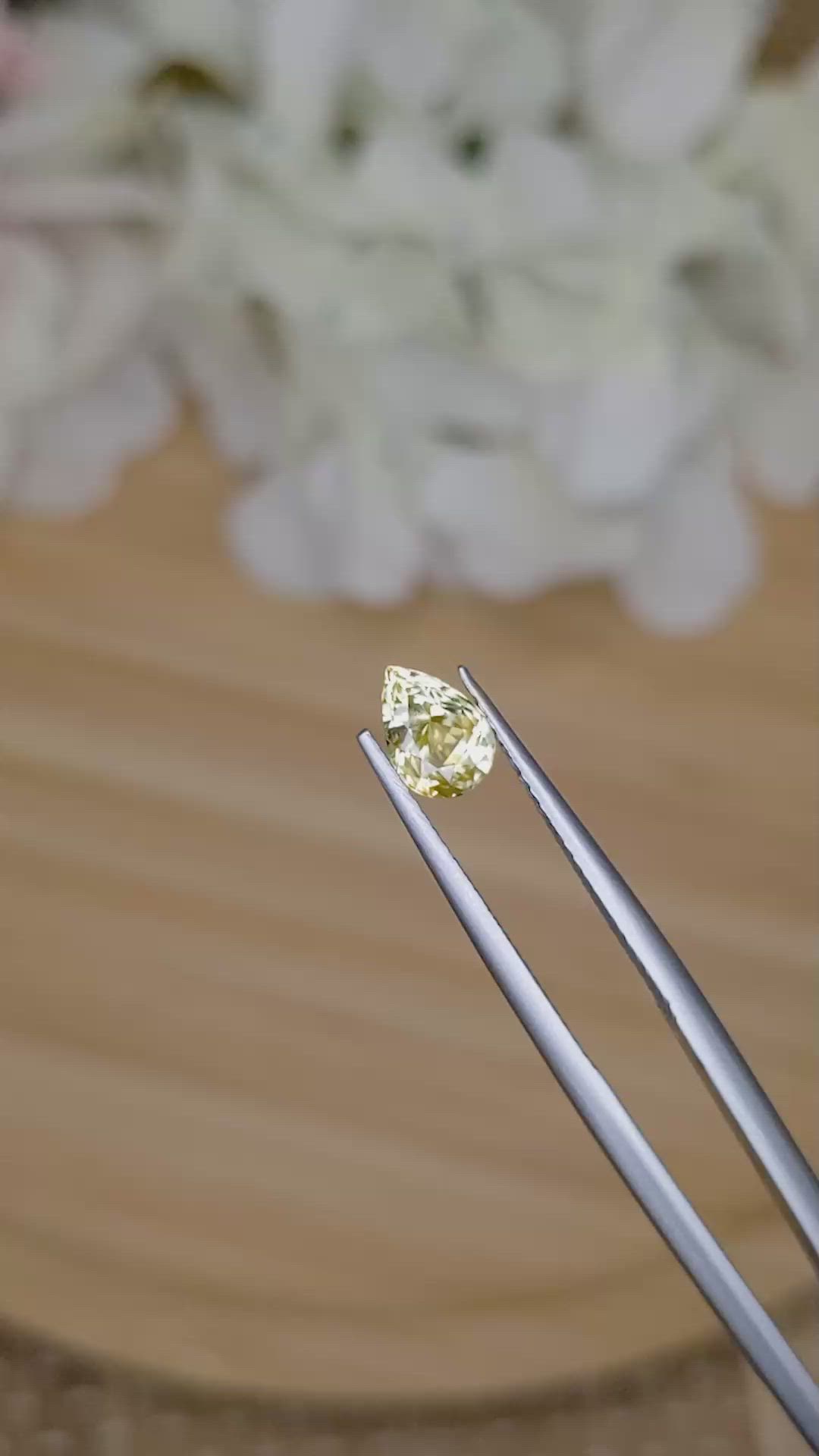 1.10 Ct. Yellow Sapphire from Ceylon (Sri Lanka) Size Video