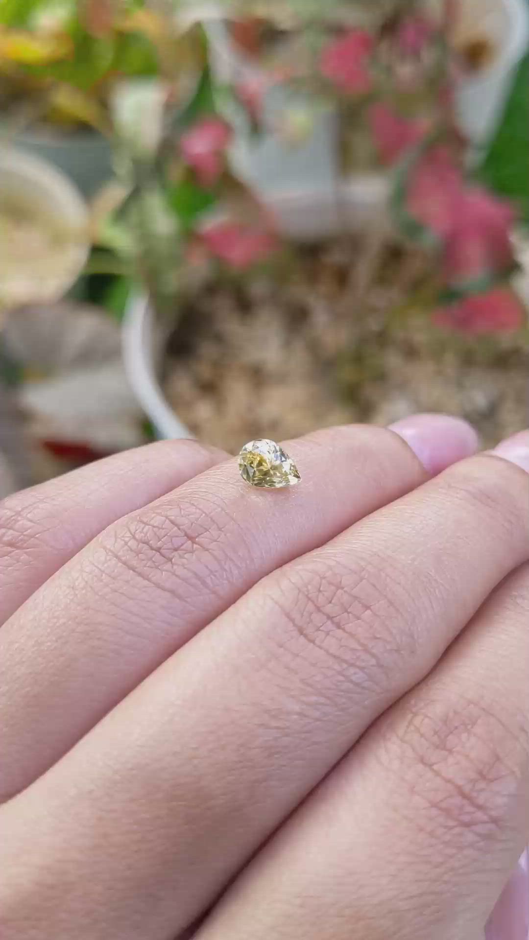 1.10 Ct. Yellow Sapphire from Ceylon (Sri Lanka) Size Video