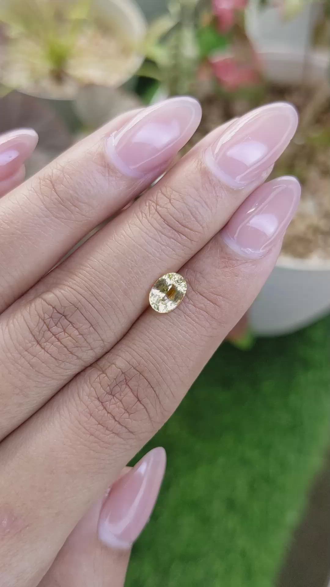 1.14 Ct. Yellow Sapphire from Ceylon (Sri Lanka) Size Video
