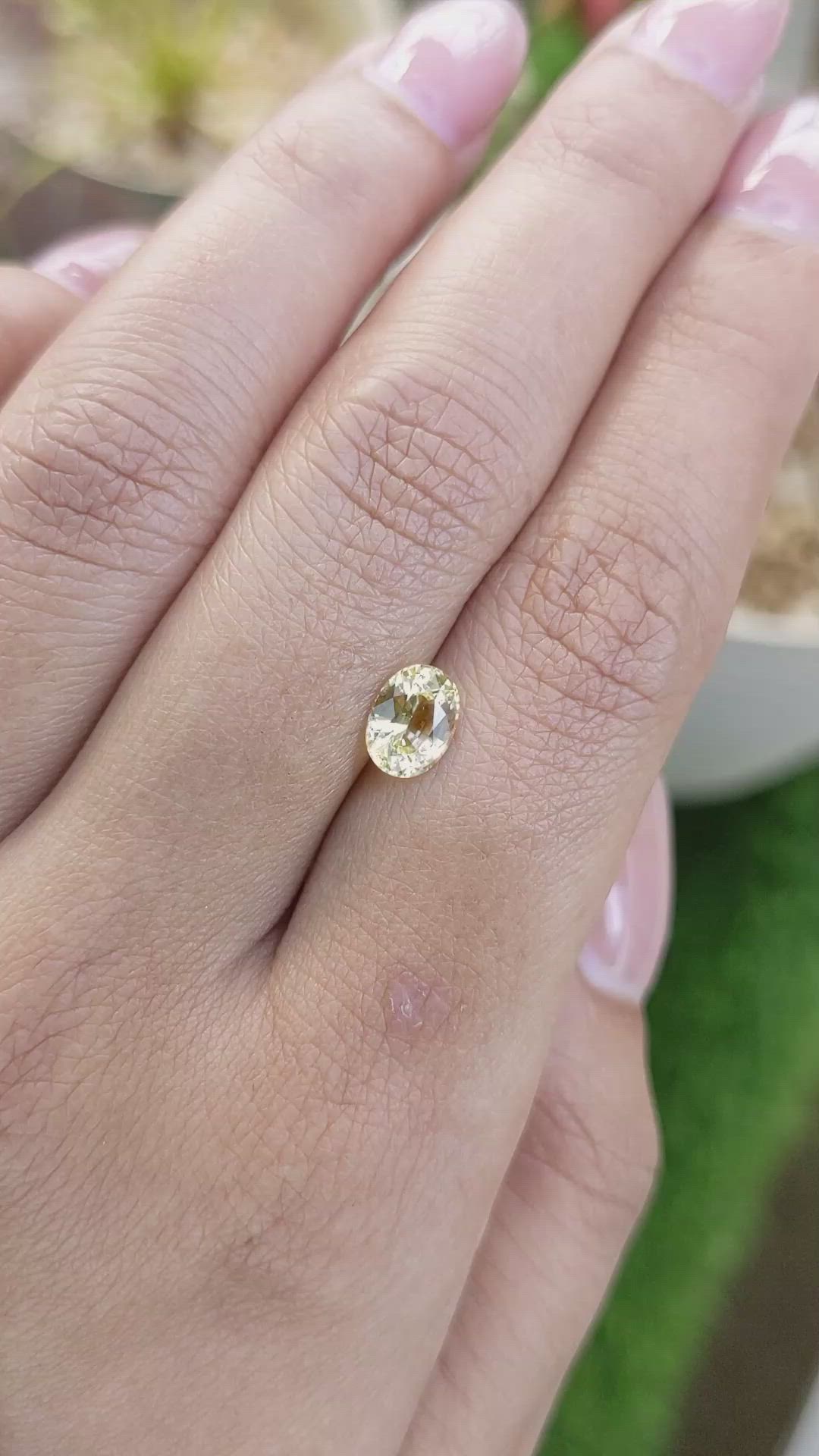 1.14 Ct. Yellow Sapphire from Ceylon (Sri Lanka) Size Video