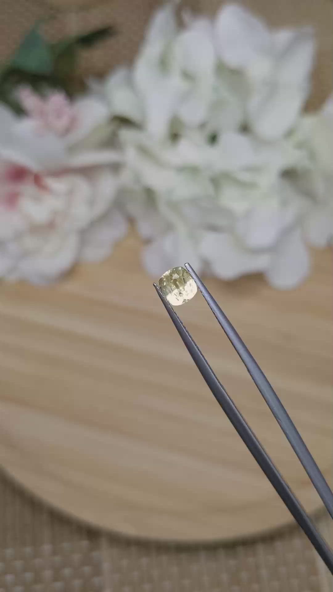 1.16 Ct. Yellow Sapphire from Ceylon (Sri Lanka) Size Video