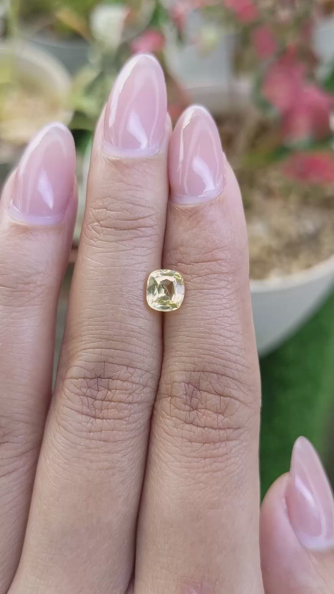 1.22 Ct. Yellow Sapphire from Ceylon (Sri Lanka) Size Video