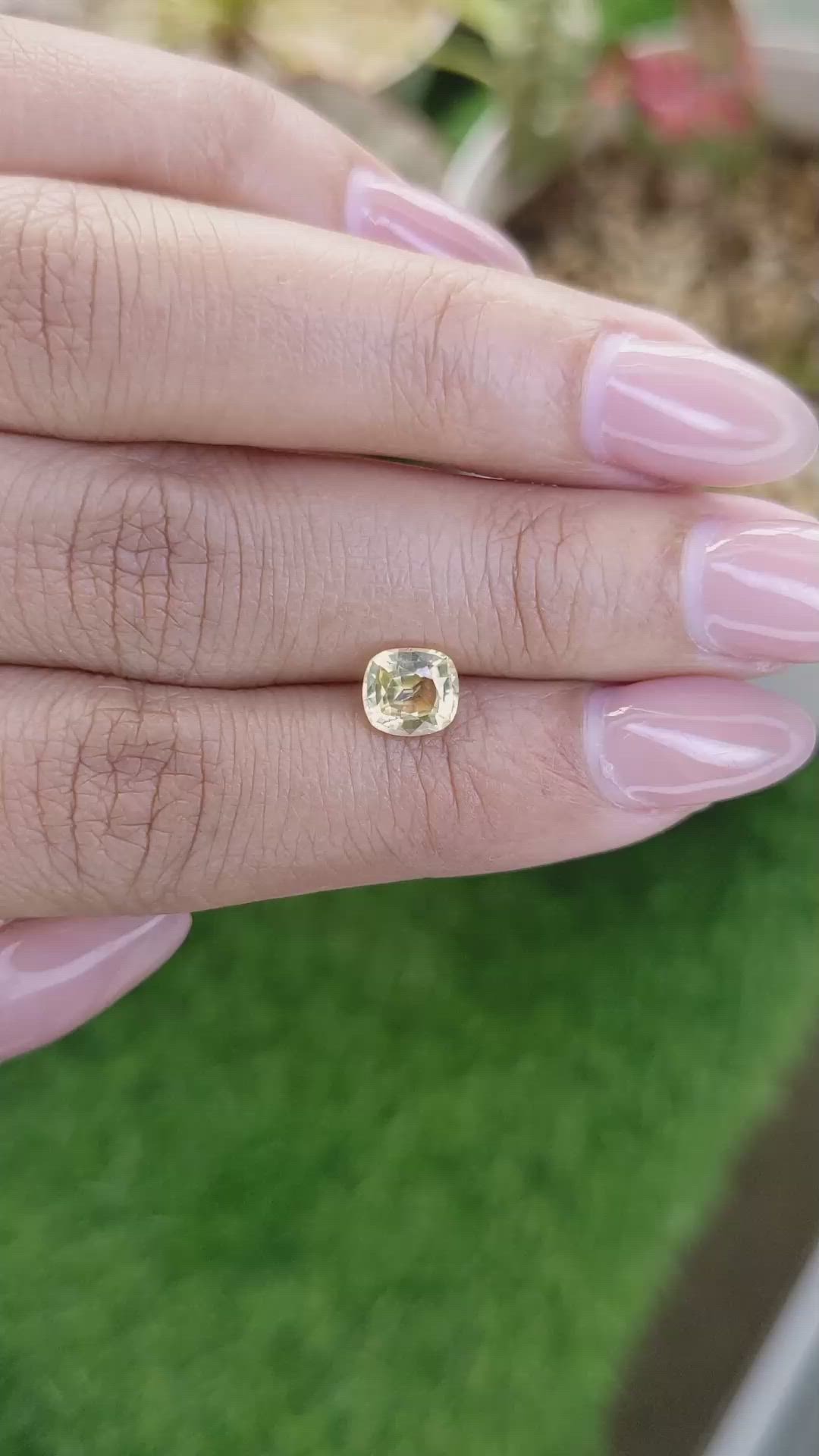 1.22 Ct. Yellow Sapphire from Ceylon (Sri Lanka) Size Video