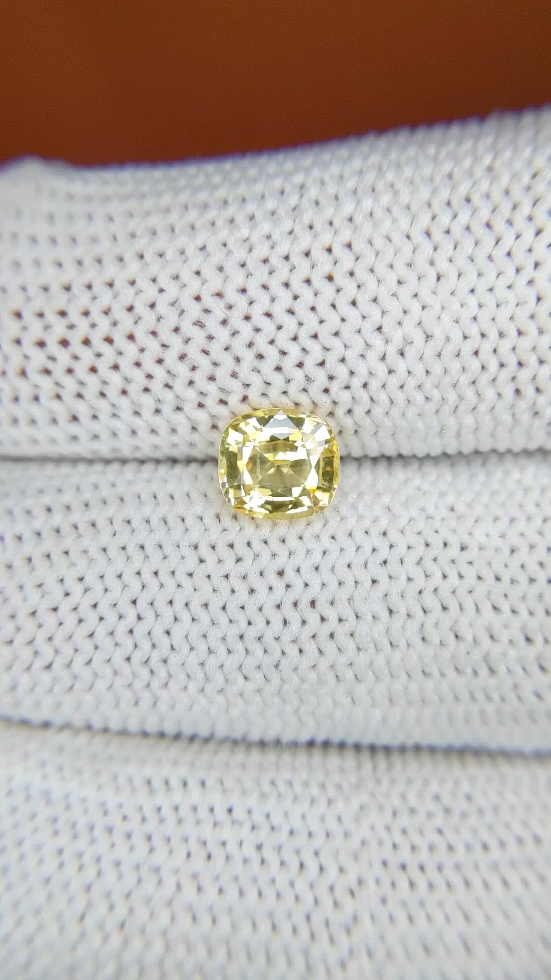 1.22 Ct. Yellow Sapphire from Ceylon (Sri Lanka) Size Video