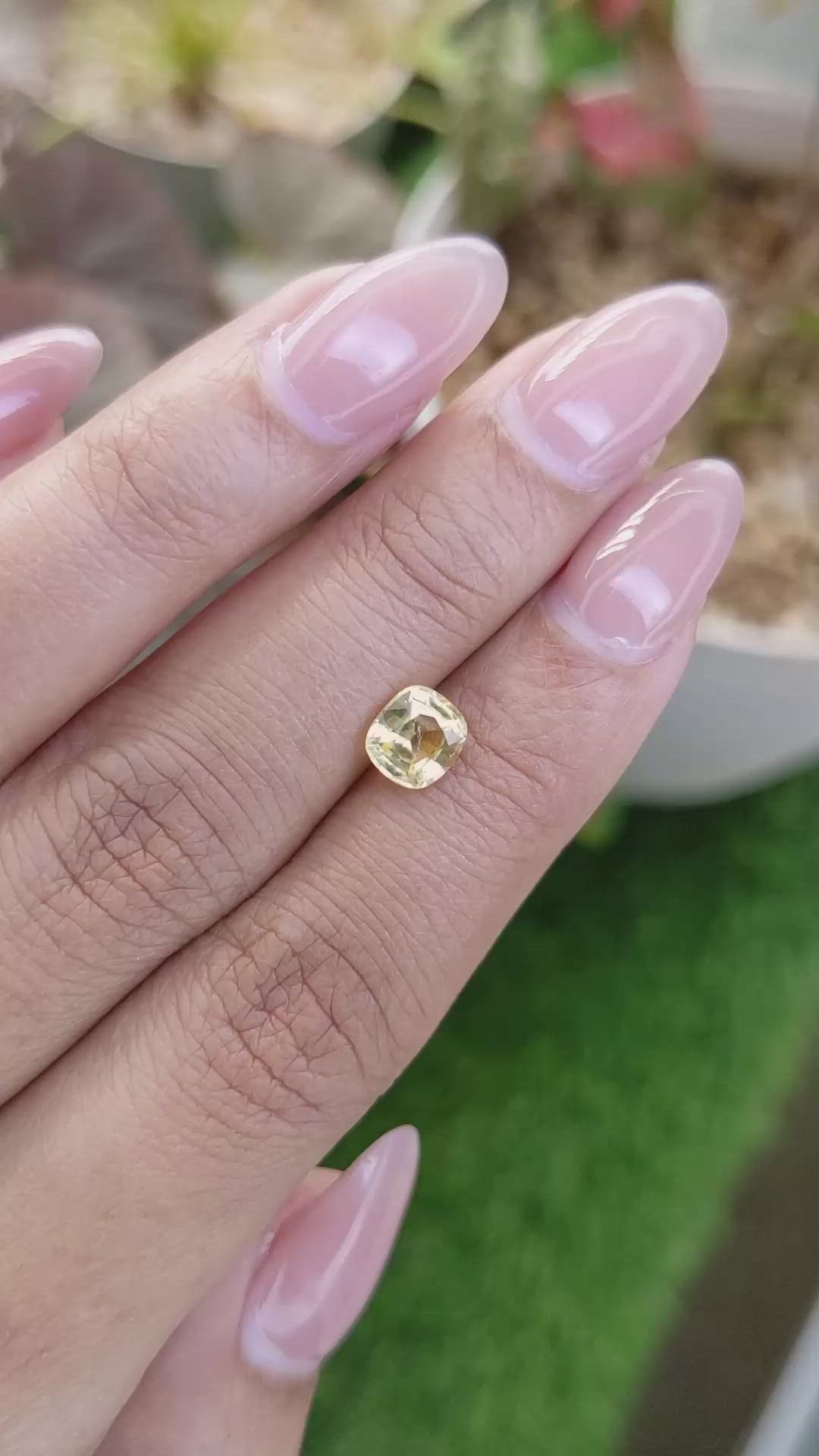 1.22 Ct. Yellow Sapphire from Ceylon (Sri Lanka) Size Video