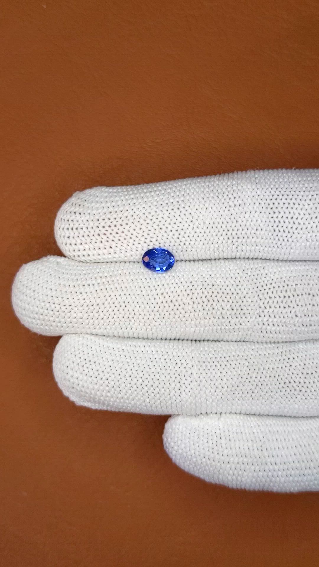 1.01 Ct. Blue Sapphire from Ceylon (Sri Lanka) Size Video