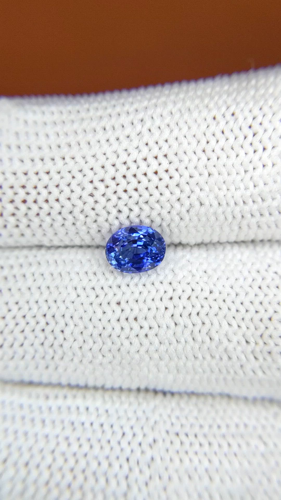 1.04 Ct. Blue Sapphire from Ceylon (Sri Lanka) Size Video
