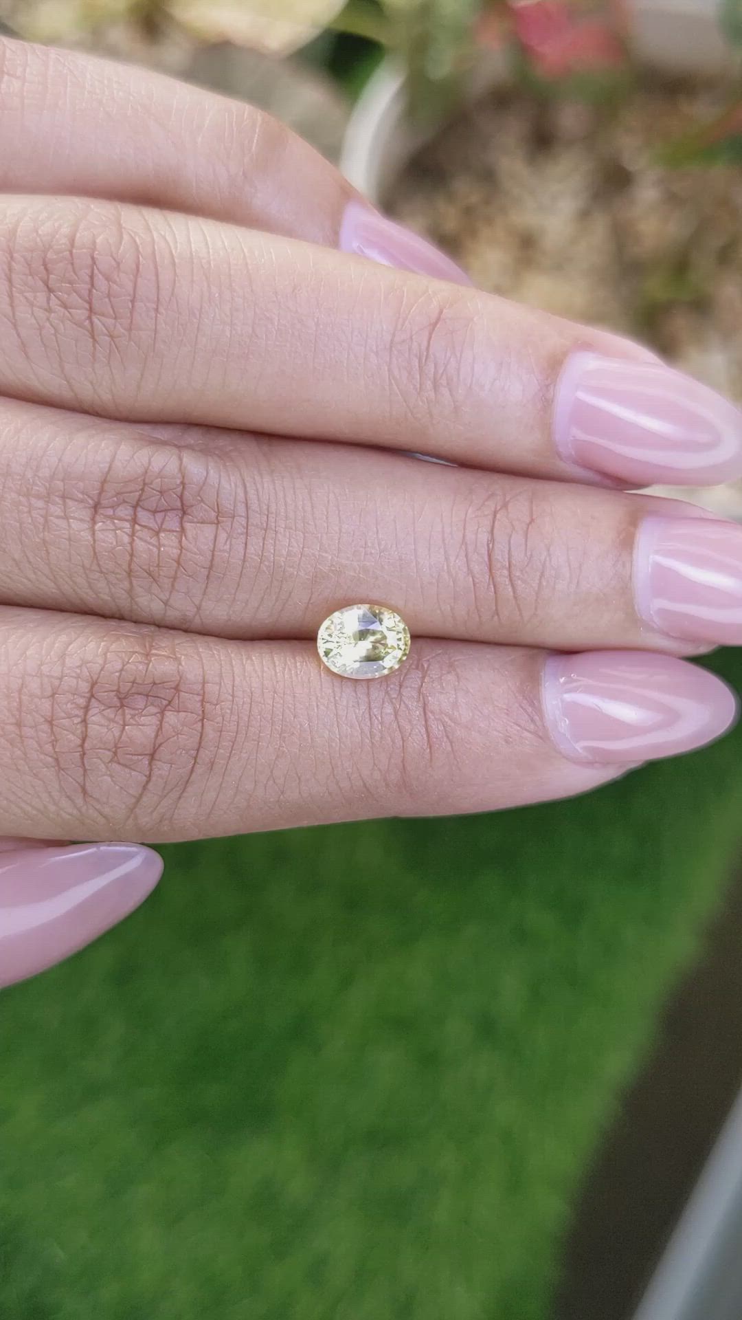 1.21 Ct. Yellow Sapphire from Ceylon (Sri Lanka) Size Video