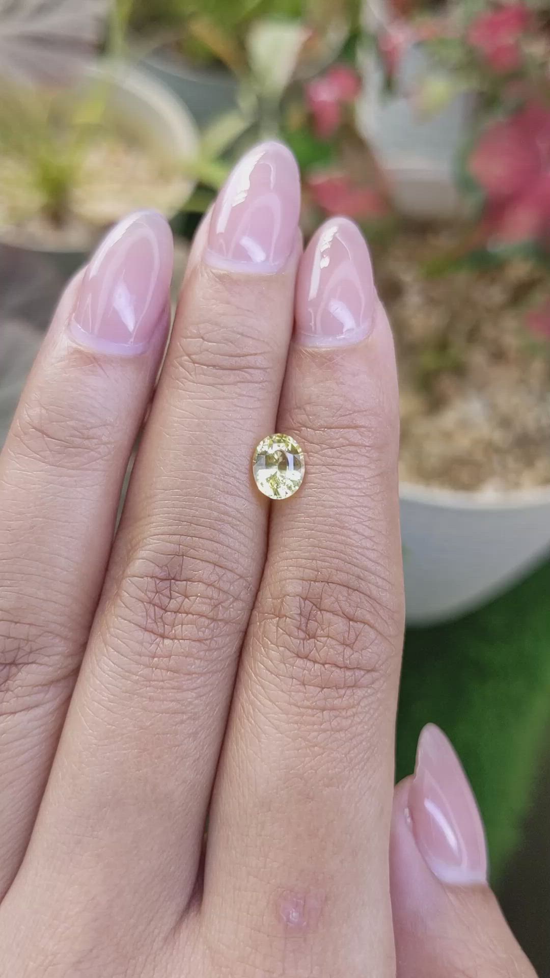 1.21 Ct. Yellow Sapphire from Ceylon (Sri Lanka) Size Video
