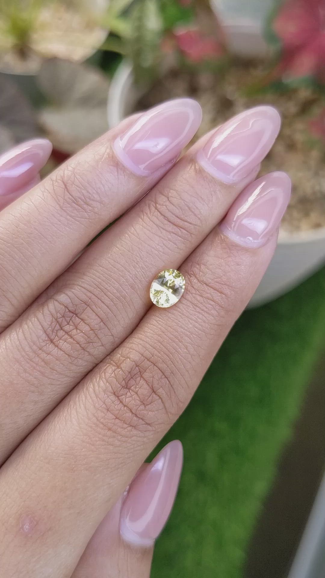 1.21 Ct. Yellow Sapphire from Ceylon (Sri Lanka) Size Video