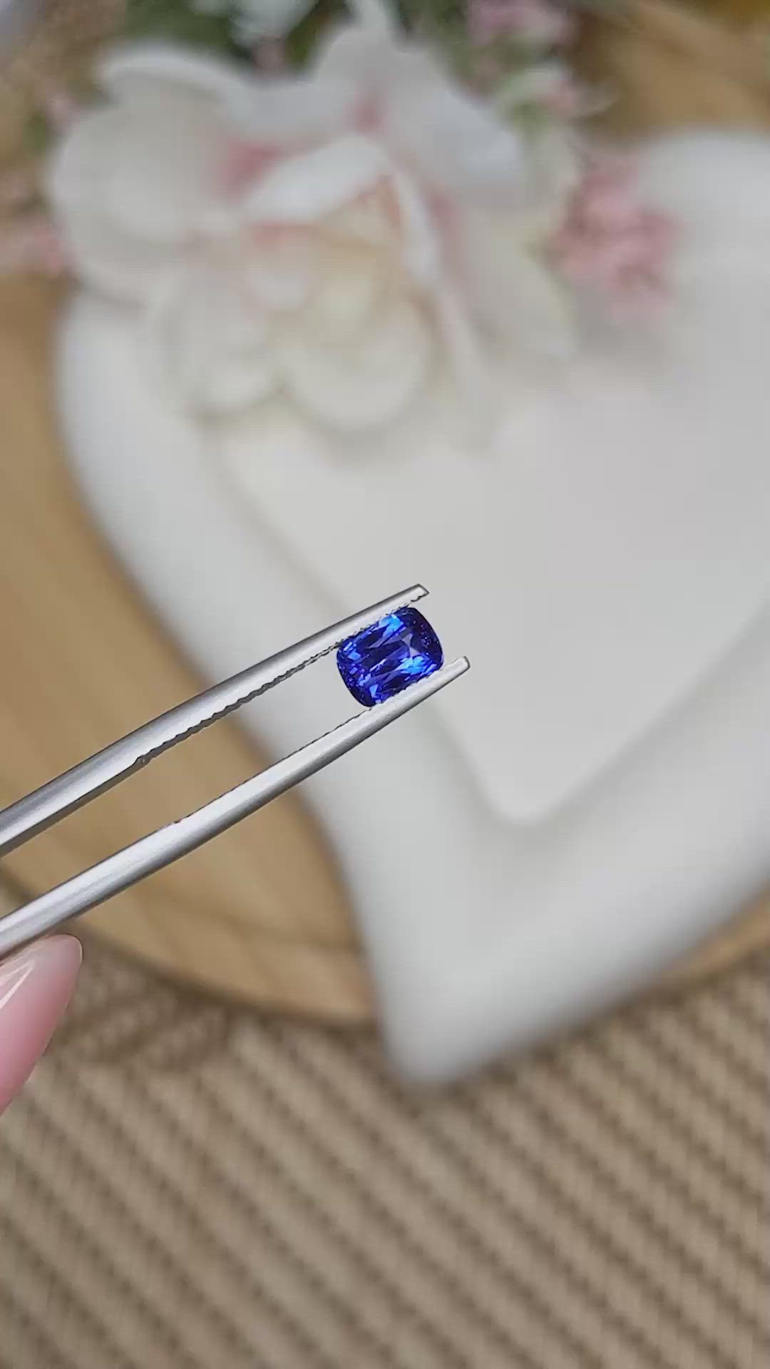 1.06 Ct. Blue Sapphire from Ceylon (Sri Lanka) Size Video