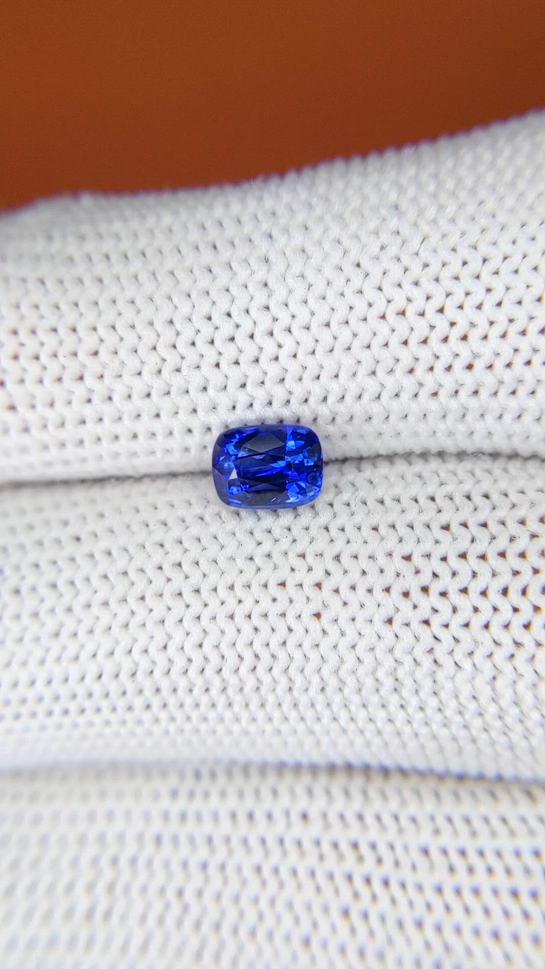 1.06 Ct. Blue Sapphire from Ceylon (Sri Lanka) Size Video