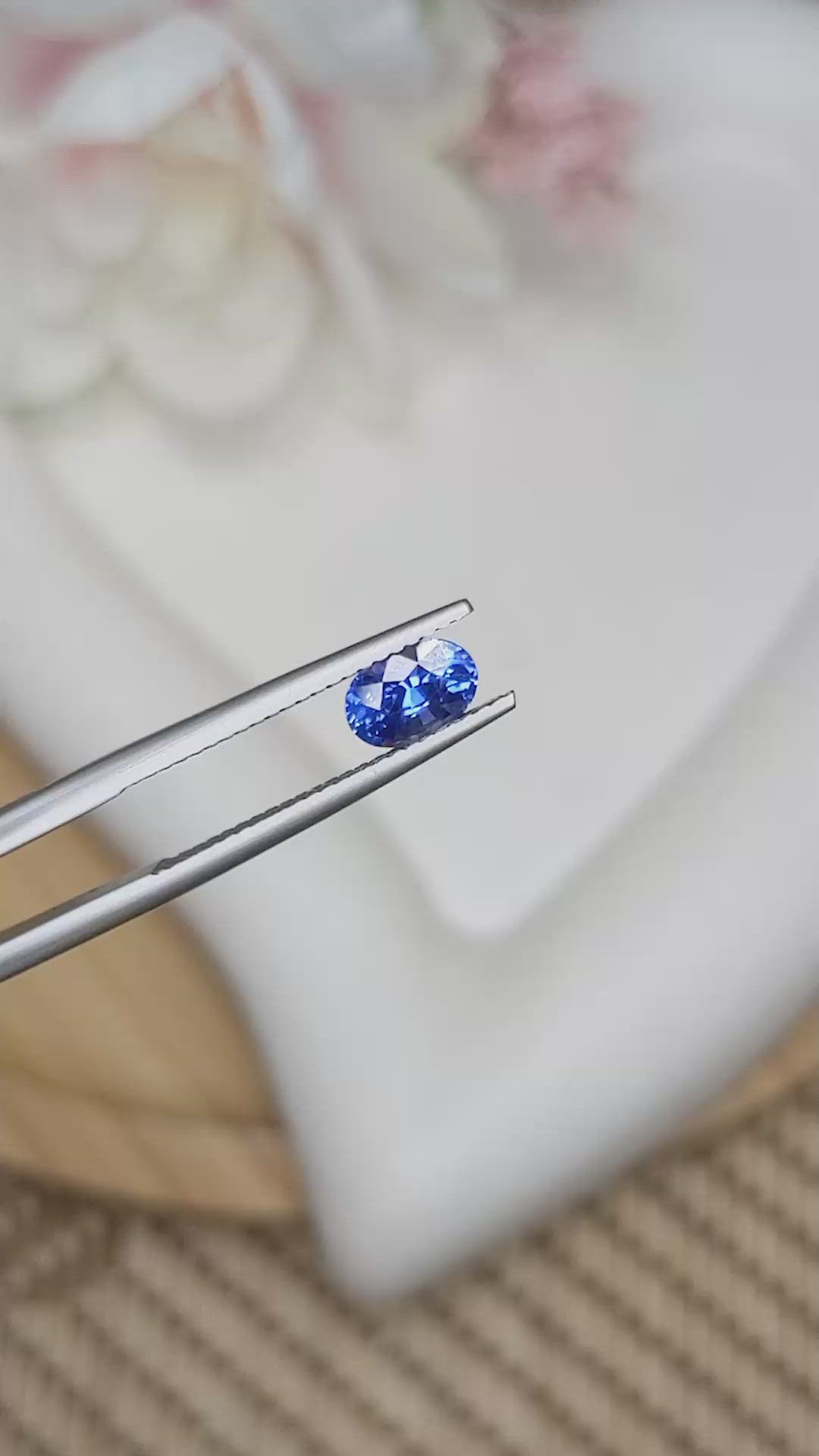 1.05 Ct. Blue Sapphire from Ceylon (Sri Lanka) Size Video