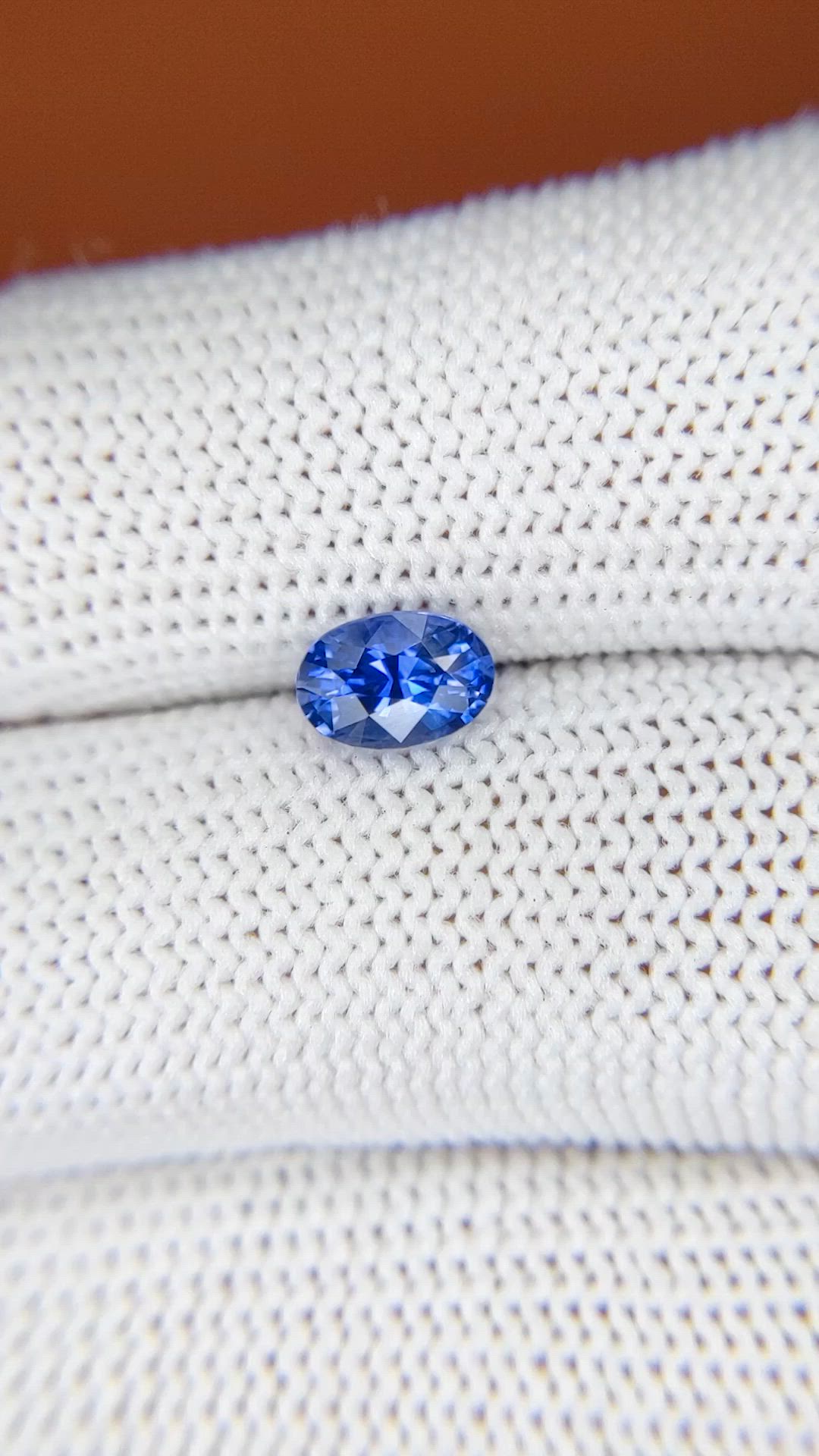 1.05 Ct. Blue Sapphire from Ceylon (Sri Lanka) Size Video