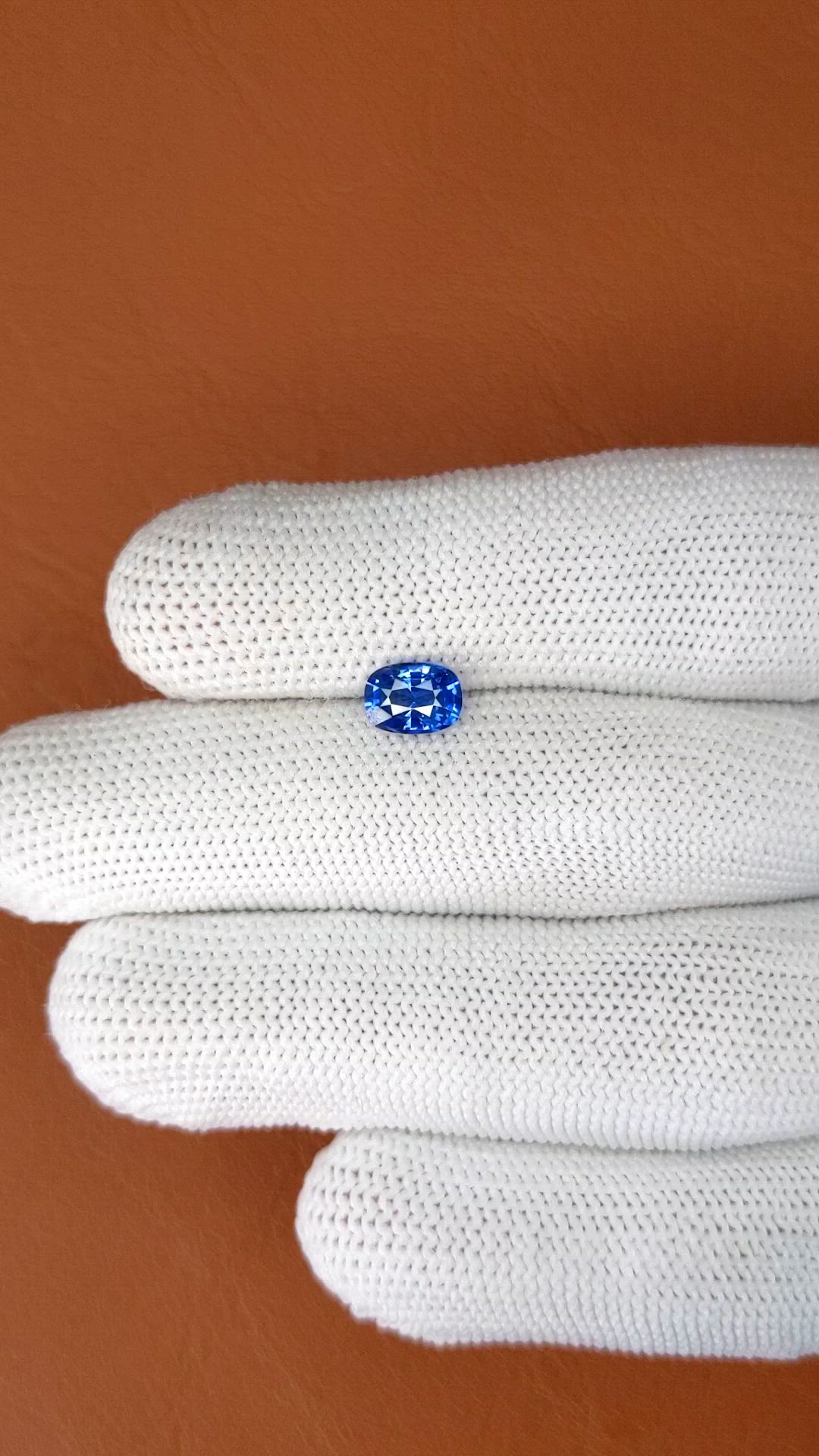 1.10 Ct. Blue Sapphire from Ceylon (Sri Lanka) Size Video