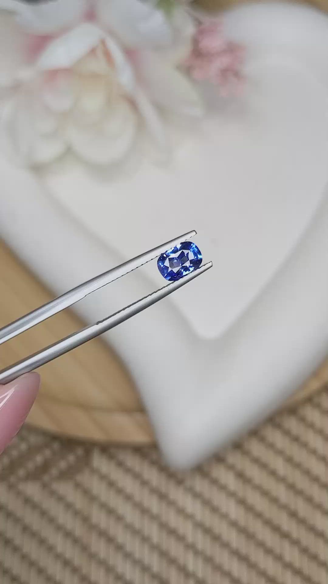 1.10 Ct. Blue Sapphire from Ceylon (Sri Lanka) Size Video