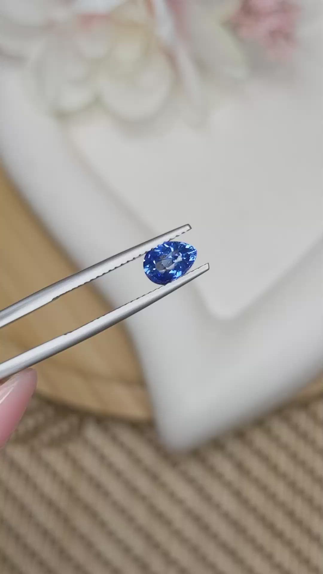 1.03 Ct. Blue Sapphire from Ceylon (Sri Lanka) Size Video