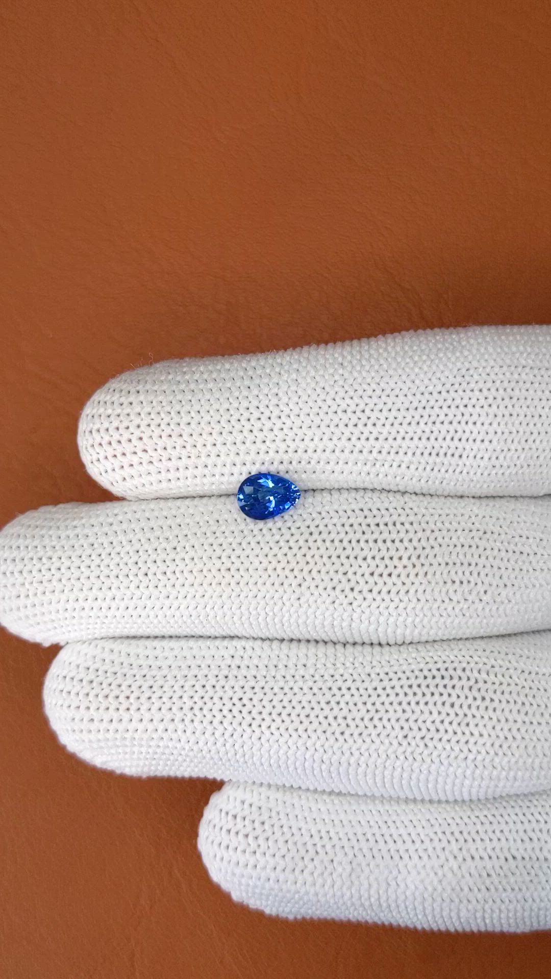 1.03 Ct. Blue Sapphire from Ceylon (Sri Lanka) Size Video