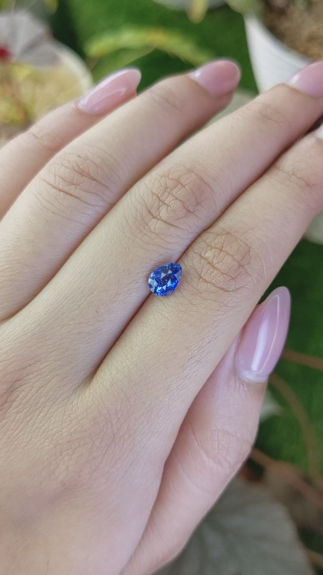 1.03 Ct. Blue Sapphire from Ceylon (Sri Lanka) Size Video