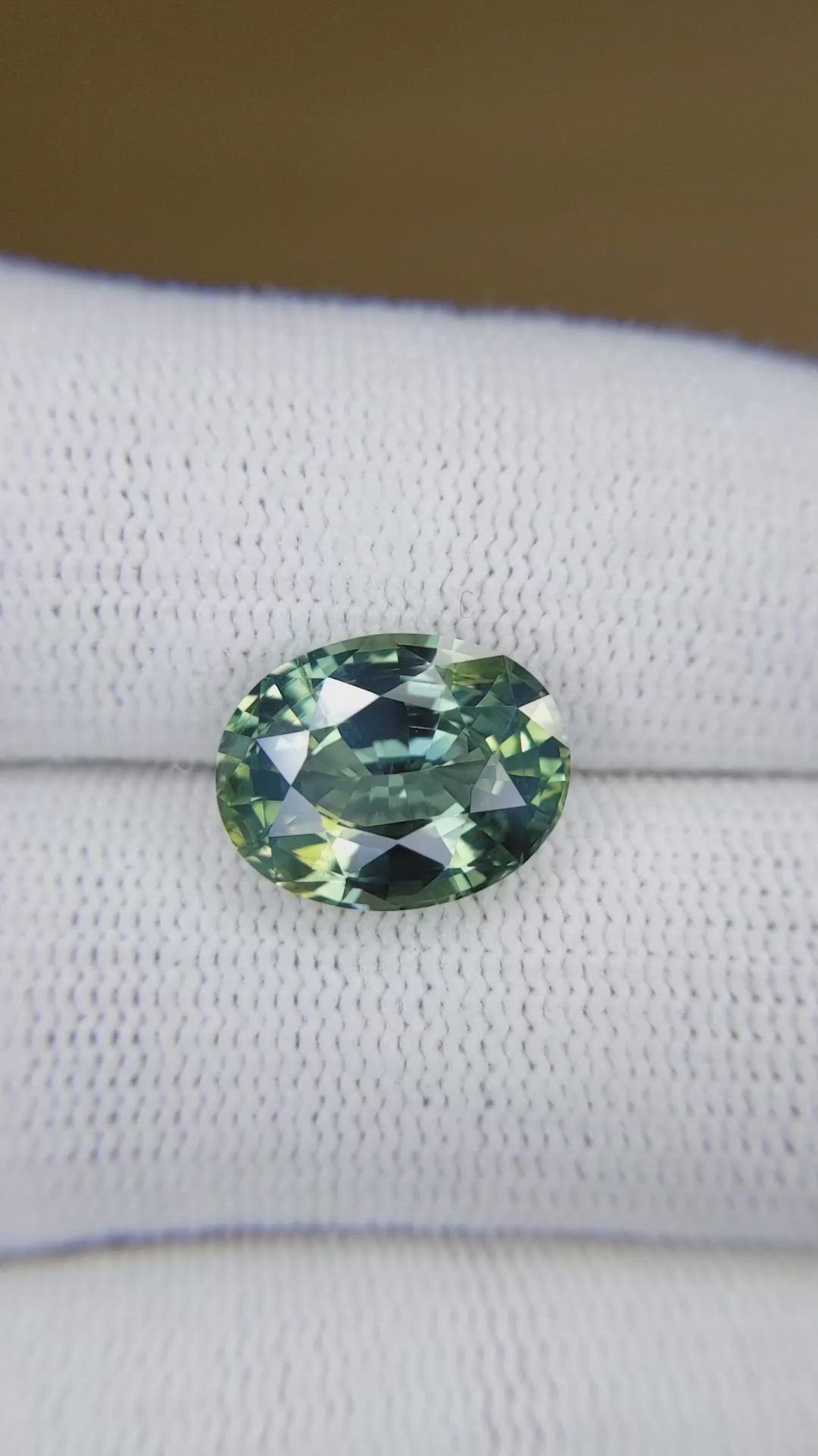6.17 Ct. Bi Color / Parti Sapphire from Madagascar Size Video