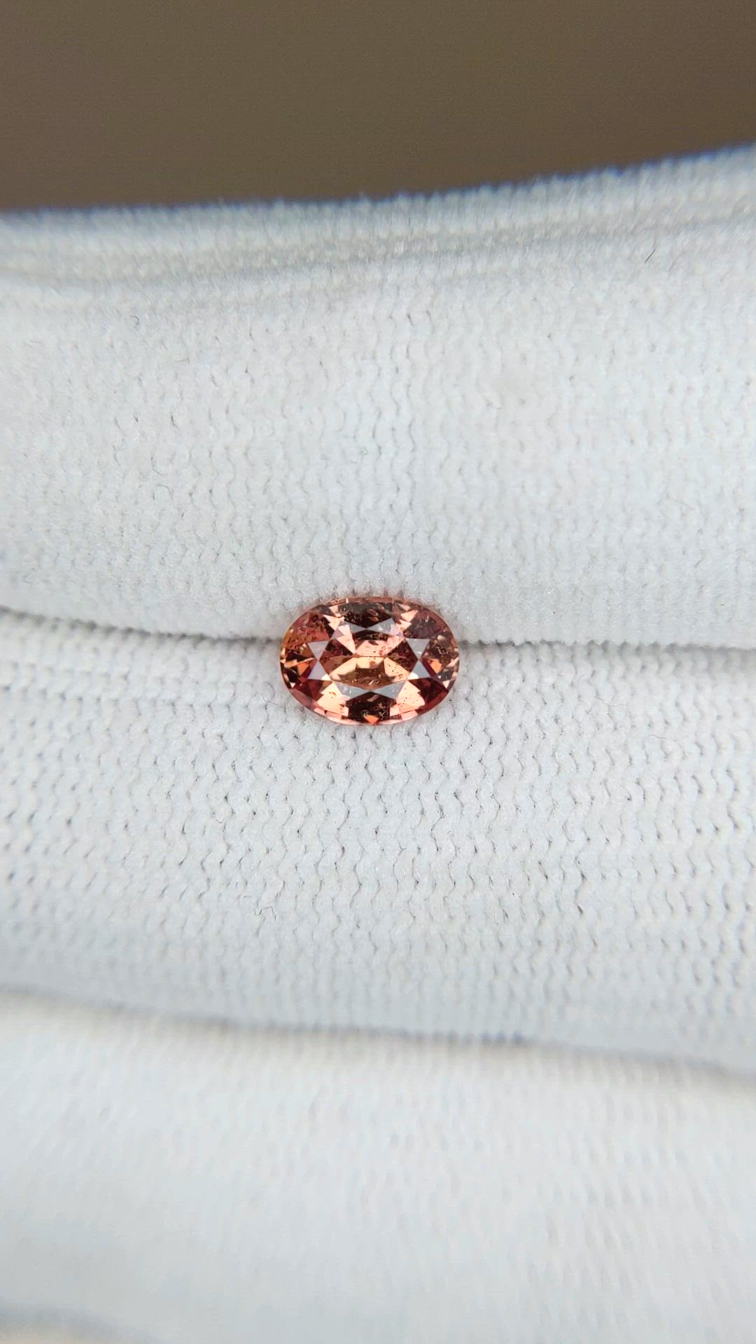 0.95 Ct. Padparadscha Sapphire from Ceylon (Sri Lanka) Size Video